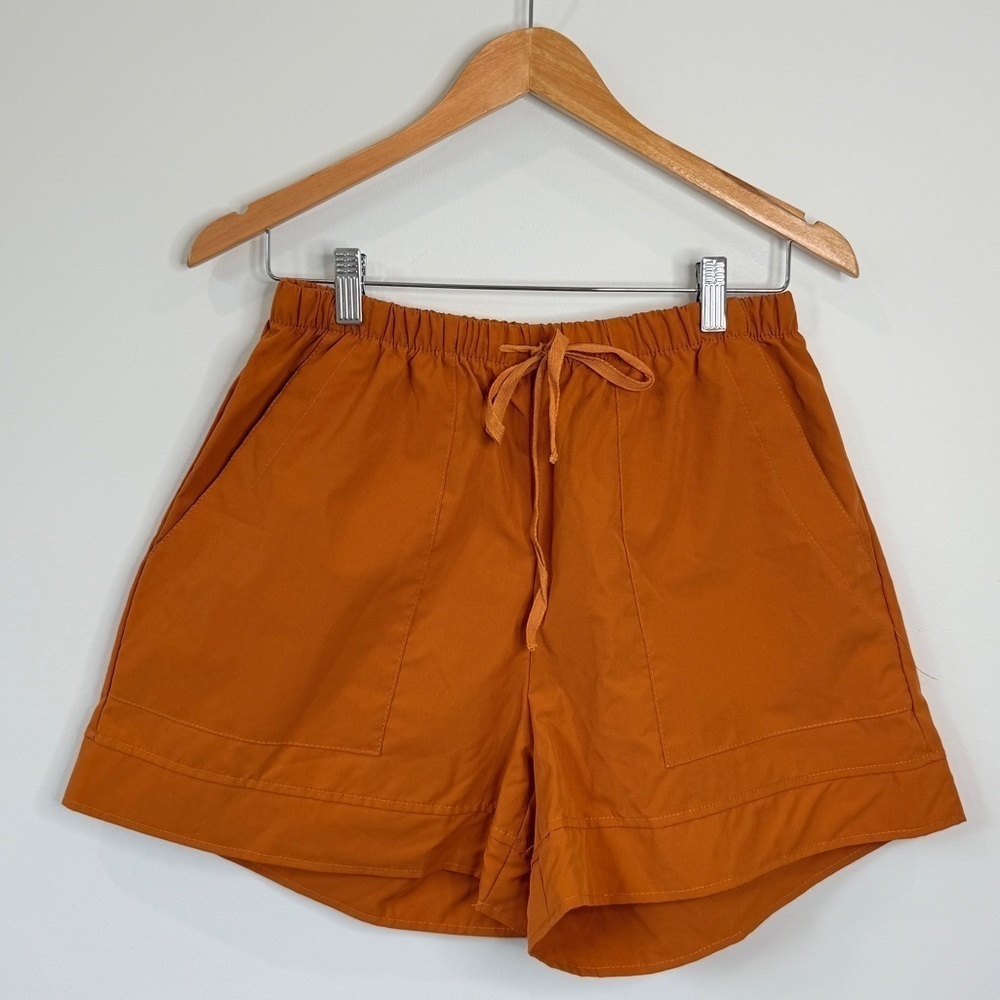 Orange High-Rise Elastic Waist Women’s Shorts with Pockets (M)
